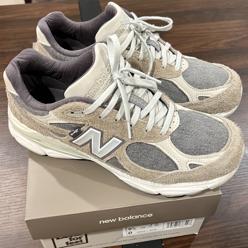 Gently Used New Balance x Levi’s 990v3 size 9.5